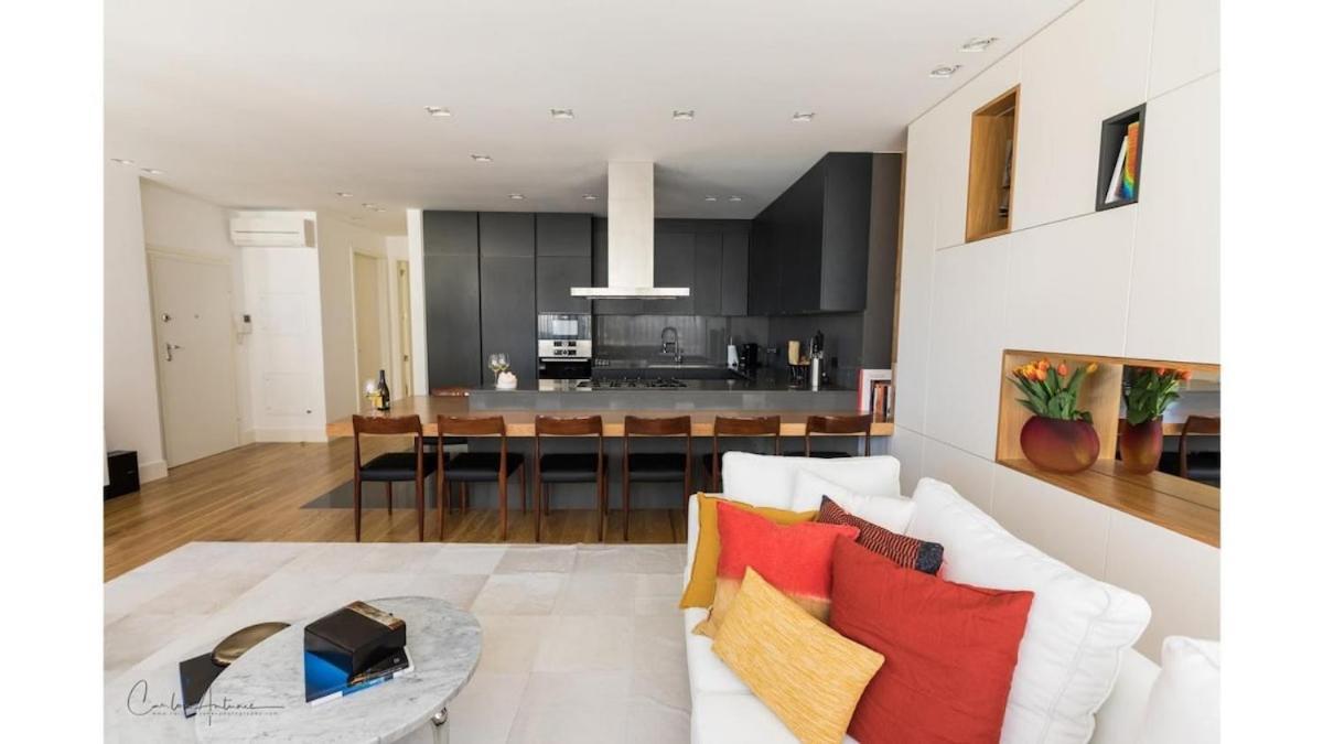Superb Modern And Unique Liberdade Appartement